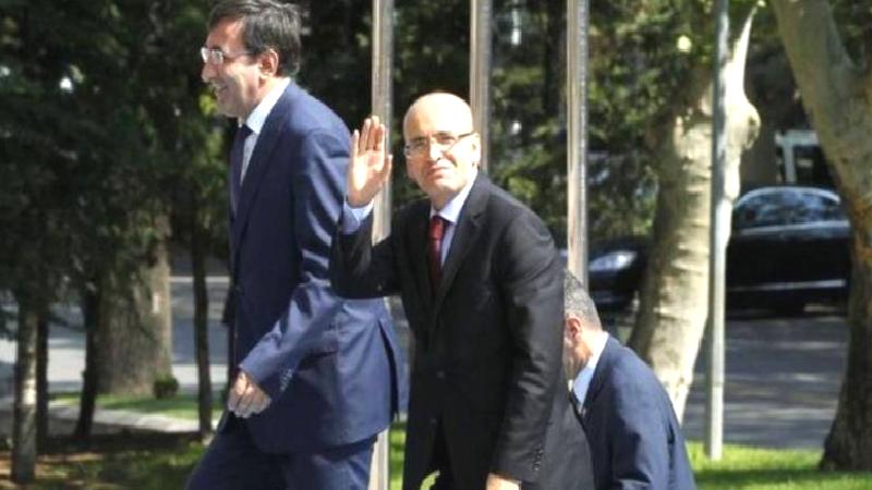 Bakan Şimşek ve Cumhurbaşkanı Yardımcısı Yılmaz’dan Birleşik Arap Emirlikleri’ne ziyaret