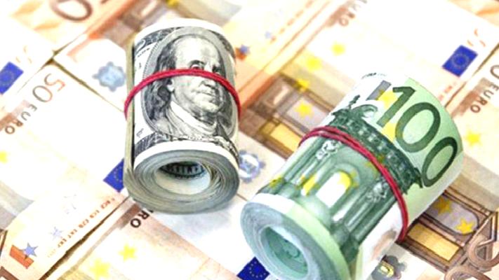 Döviz kurları güne yatay seyirde başladı