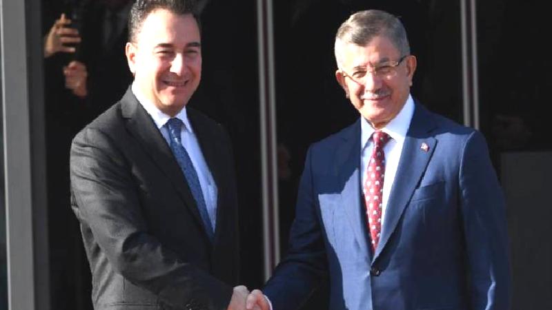 Elif Çakır: Gelecek ve DEVA yollarına hiçbir şey olmamış devam mı edecekler?