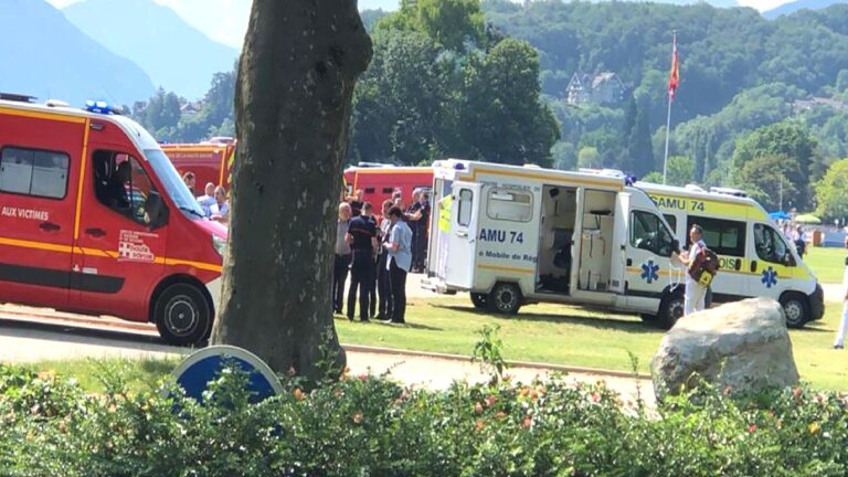 Fransa’da parkta bıçaklı saldırı: 4’ü çocuk 6 yaralı
