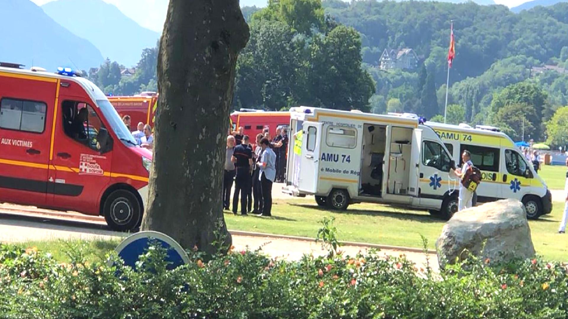 Fransa’da parkta bıçaklı saldırı: 4’ü çocuk 6 yaralı