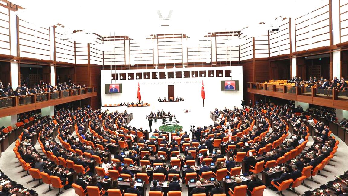 İddia: AKP’nin gözü transfer yapılabileceği zayıf halkalarda; DEVA, Gelecek ve Saadet Partisi’nden bazı isimlerle dolaylı temas kuruldu