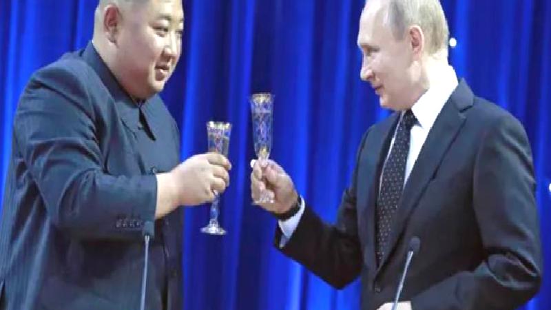 Kuzey Kore lideri Kim’den Putin’e “elini tutma” sözü