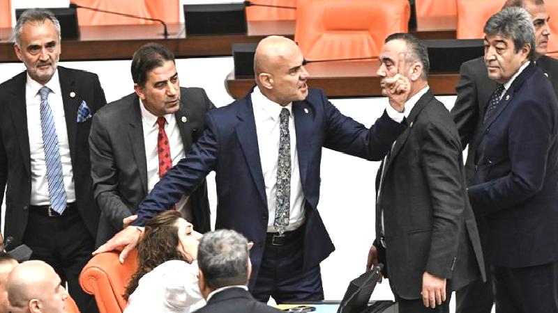Meclis’te 28. dönemin ilk gerginliği AKP-İYİ Parti arasında yaşandı