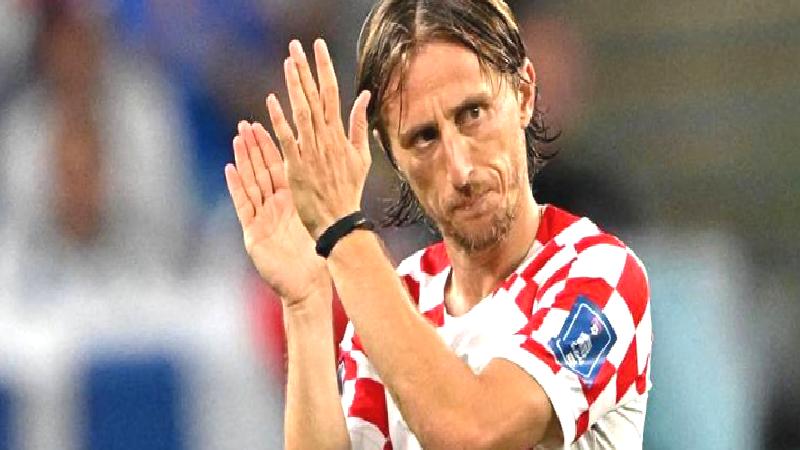 Modric yıllık 200 milyon euroyu reddetti