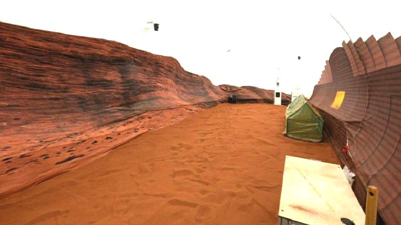 NASA, 4 kişiyi bir yıllığına yapay Mars habitatına kapattı