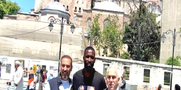 Real Madrid’in defans oyuncusu Antonio Rüdiger Fatih Belediyesi’ni ziyaret etti!