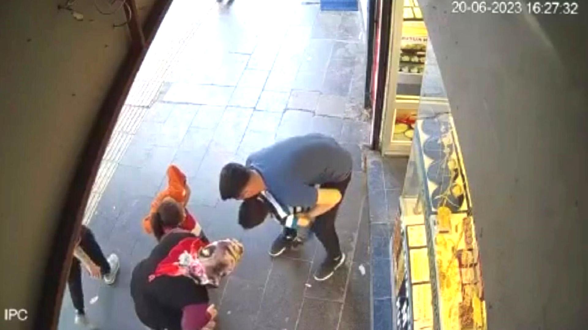 Soluk borusuna şeker kaçan 5 yaşındaki çocuk, heimlich manevrasıyla kurtarıldı