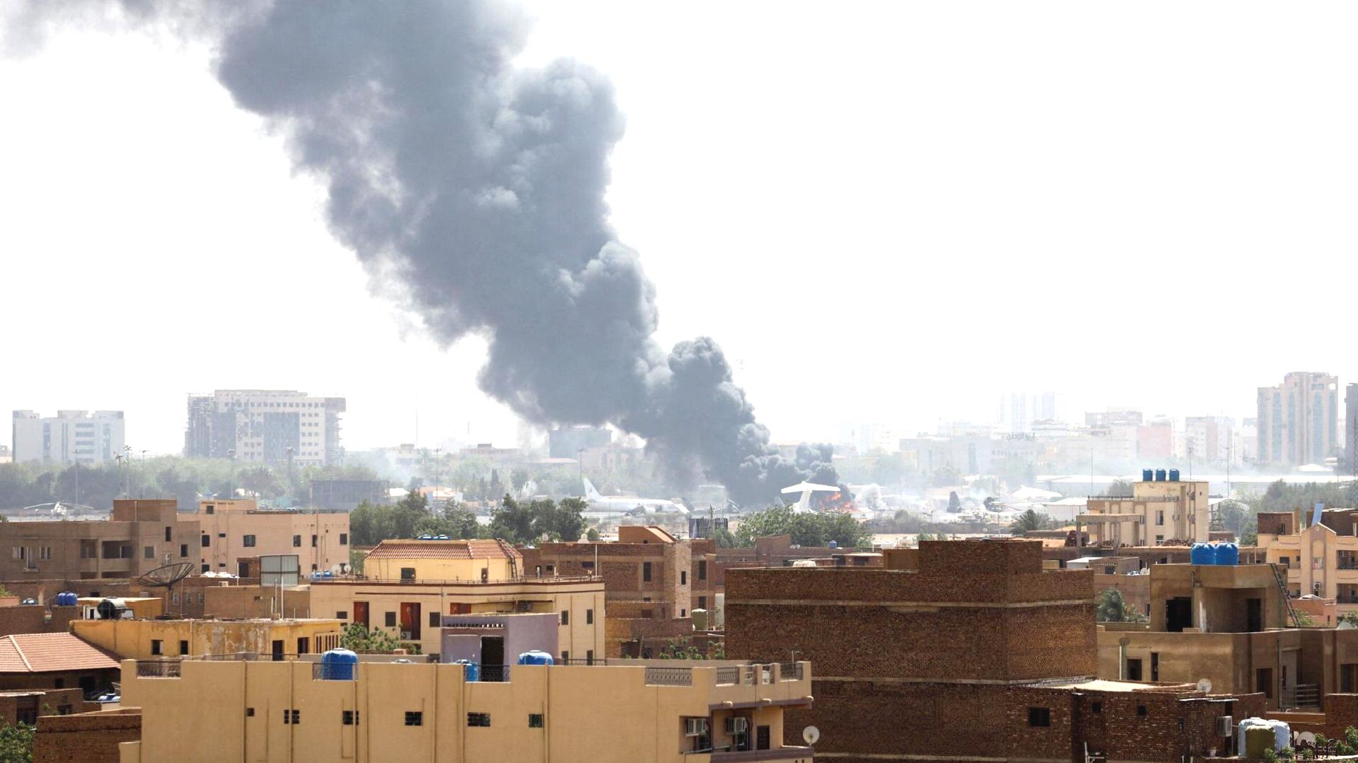 Sudan ordusu, bayramın ilk gününde başkentteki HDK mevzilerini bombaladı