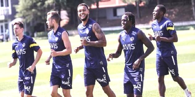 TRANSFER HABERİ: Fenerbahçe’de ayrılık gerçekleşti! Yıldız oyuncu için açıklama geldi!