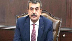 Bakan Tekin: Mevzuata uymayan Fransız okullarına işlem yapılacak