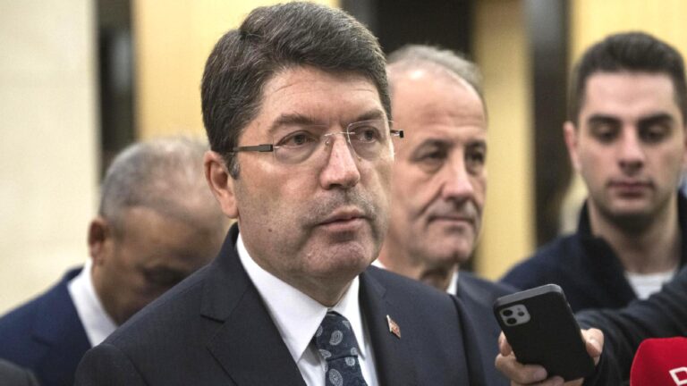 Bakan Tunç’tan Netanyahu’nun Kongre konuşmasına tepki: ‘Alkışlayanlar insanlığın yüz karasıdır’