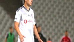 Beşiktaş, Ahmet Gülay ve Berkay Kençtemur ile yollarını ayırdı