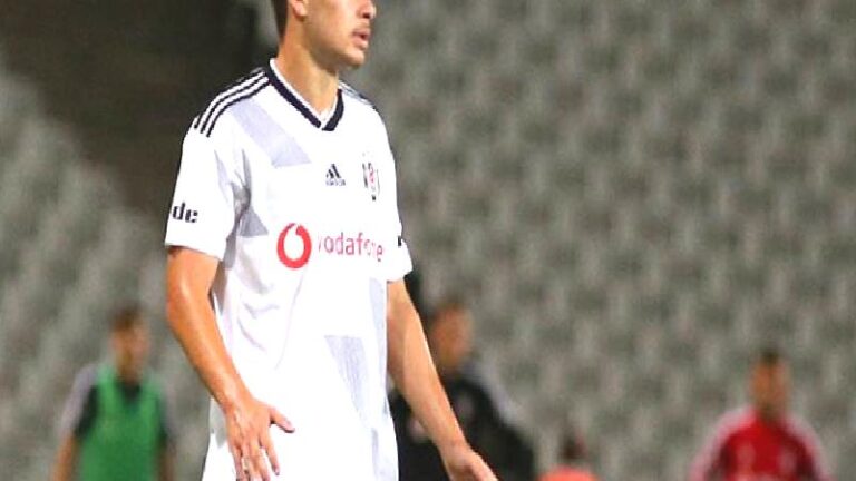 Beşiktaş, Ahmet Gülay ve Berkay Kençtemur ile yollarını ayırdı