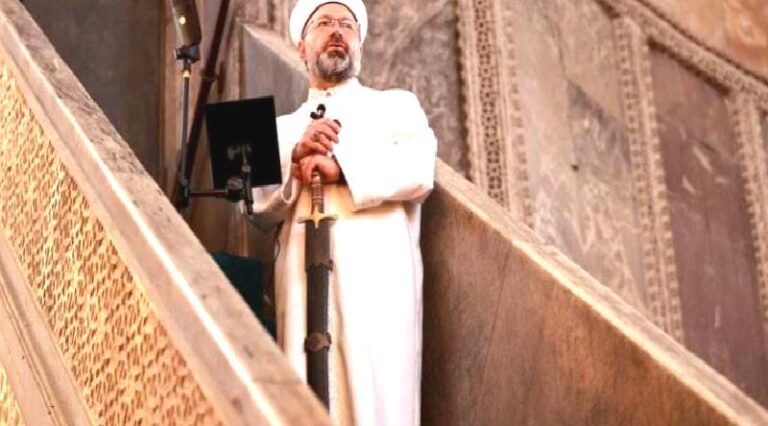 Diyanet İşleri Başkanı Erbaş’tan hutbe: Kızlarımızı, oğlanlarımızı bir an önce evlenmeye teşvik edelim
