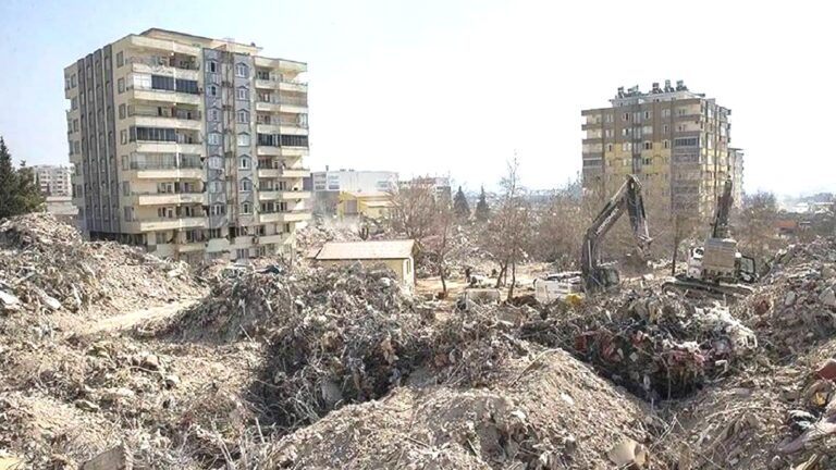 Ebrar Sitesi L Blok davasında 2 sanık için tahliye kararı verildi