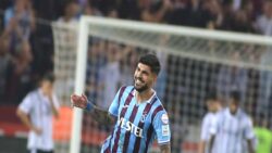 Eren Elmalı’ya sürpriz kutlama