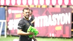 Galatasaray Okan Buruk yönetiminde hazırlıklarını sürdürüyor