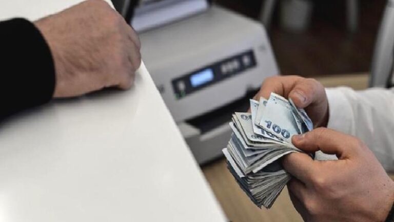 Geliri, vergi ve zamlar altında ezilen vatandaş, cep yakan faizler karşısında krediyi frenledi