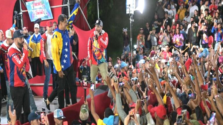 Putin’den yeniden seçilen Maduro’ya tebrik: ‘Ortak çalışmaları sürdürmeye hazırız’