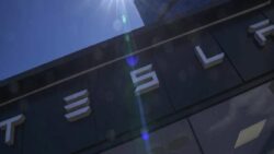 Tesla’nın karı ikinci çeyrekte yüzde 45 azaldı