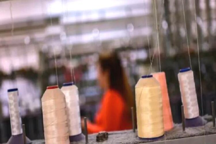 Yunanistan’da bazı şirketler altı gün çalışmaya geçiyor