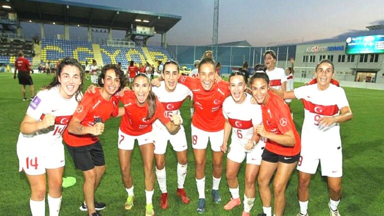 A Milli Bayan Futbol Takımı’mız 6 basamak yükseldi!