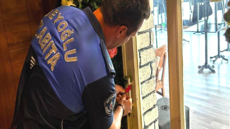 Beyoğlu Belediye Başkanı Güney açıkladı; kadınları erkeklerle oturmaya zorlayarak taciz ve darbeden mekân mühürlendi!