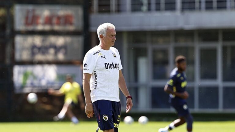 Fenerbahçe’de Çaykur Rizespor maçı hazırlıkları sürüyor