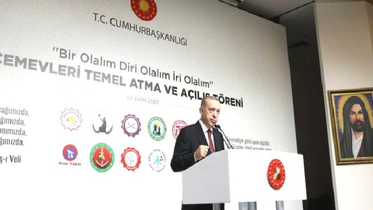 Halk TV yazarı İsmail Pehlivan: İktidar ve ortağı, “Alevisiz Alevilik” projesi yürütüyor