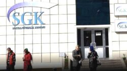 Karar yazarı Çalıkuşu: şirketlerde olduğu benzeri belediyelerde de prim borcunun doğduğu ve ödenmediği dönemde kim belediye başkanı ise kişisel malvarlığı ile sorumluluğu vardır