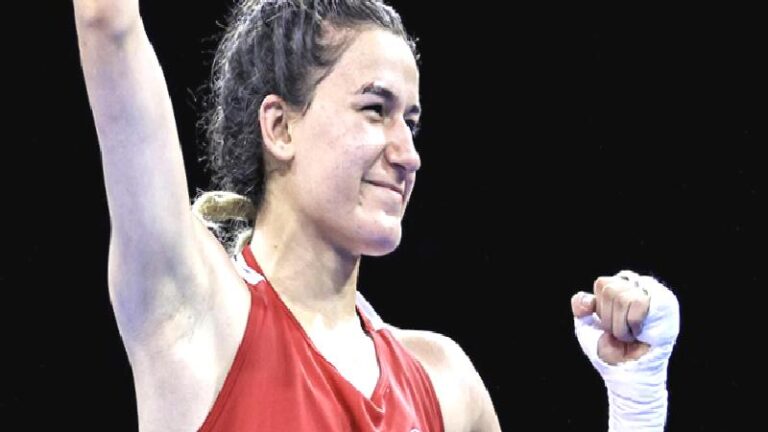 Milli boksör Hatice Akbaş, Paris 2024’te madalyayı garantiledi