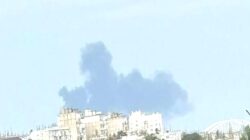 Ukrayna, Port Kavkaz Limanı’nda yakıt tankları taşıyan bir tren feribotuna saldırdı