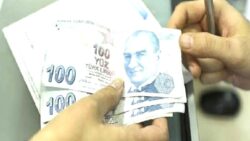 Yaşlı ve engelli aylıkları hesaplara yatırılmaya başlandı