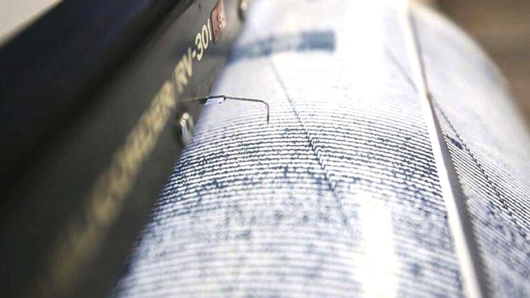 Endonezya’da 6 büyüklüğünde deprem