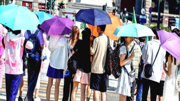 ‘Görgüsüz’ turistlere karşı hareket geçtiler: Kurallara uymayanlara 750 euro ceza geldi