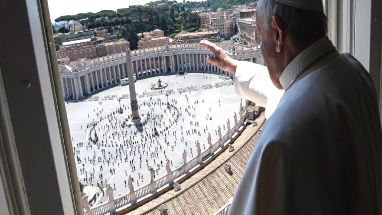 Papa Francis ABD seçimleri için konuştu: ‘İkisi de yaşama karşı, göçmenleri gönderen de bebekleri öldüren de’