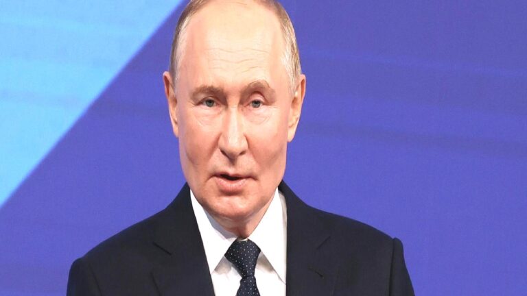 Putin: Rusya stratejik hammade ihracatına kısıtlama getirebilir