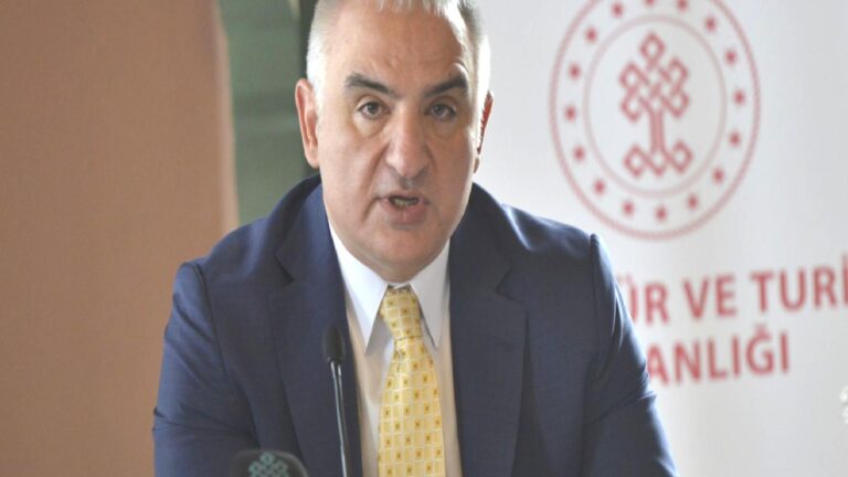Turizm Bakanı’ndan turizmcilere: Dişimizi sıkmalıyız ve dengelenmenin sağlanması lazım