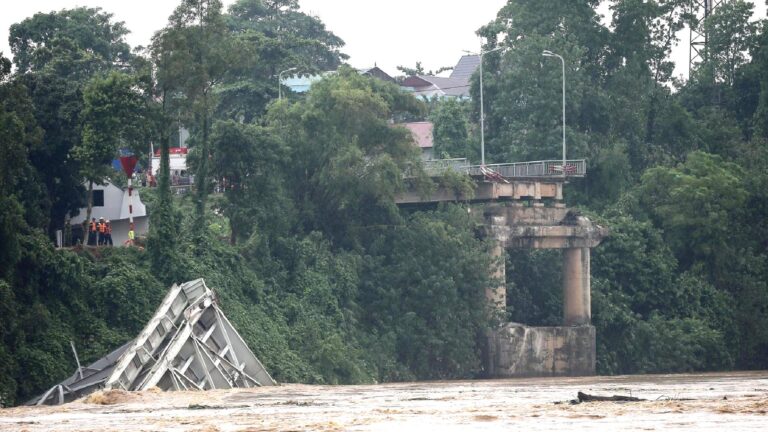 Vietnam, Yagi Tayfunu’nun sebep olduğu seller bundan dolayı Çin’den barajlardaki suyu tutması istedi