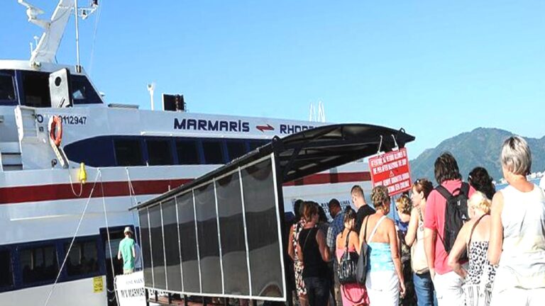 Yunanistan’da aşırı turizm endişesi: Turiste vergi geliyor