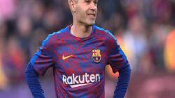 Anreas Iniesta futbolu bıraktığını açıkladı