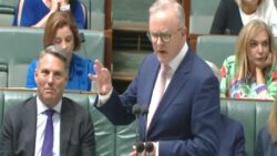 Avustralya Başbakanı, konut krizi sırasında aldığı milyon dolarlık evi nedeniyle eleştiriliyor