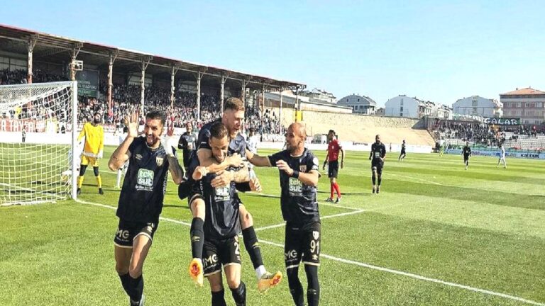 Bandırmaspor 3-2 Sakaryaspor (MAÇ SONUCU ÖZET)