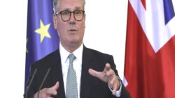 İngiltere Başbakanı, İsrail’e tüm silah satışlarını askıya almanın yanlış bir tutum olacağını savundu