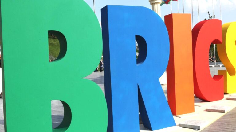 Lübnanlı uzman: Dünyanın yeni bir uluslararası ekonomi politikasına gereksinimi var