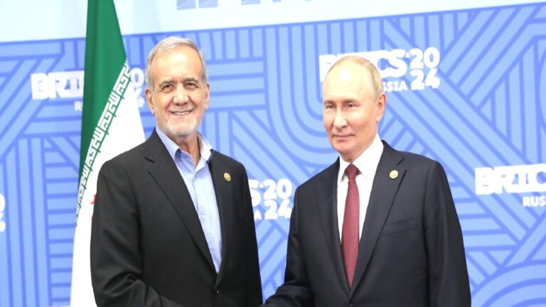 Putin: Rusya-İran ilişkileri yükselişte