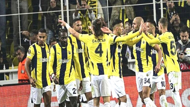 Spor yazarları Fenerbahçe – Manchester United maçını değerlendirdi