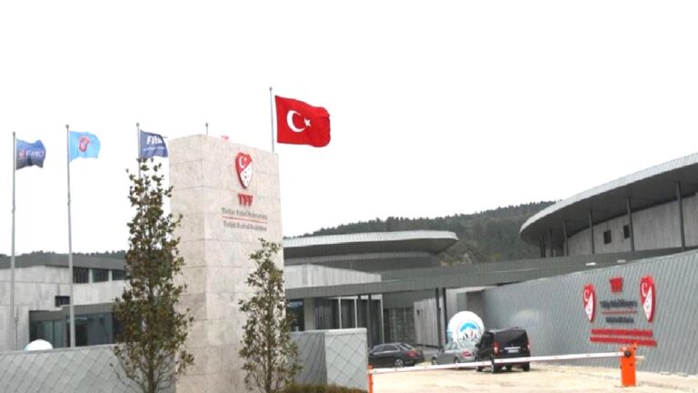 TFF’den maçlarda saygı duruşu ve siyah bant kararı