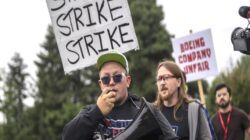 Boeing işçileri, yüzde 38’lik maaş artışını kabul ederek 2 aylık grevlerini sonlandırdı